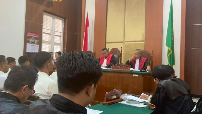 10 Terdakwa Pembakaran Gedung DPRD Sulsel Minta Dibebaskan