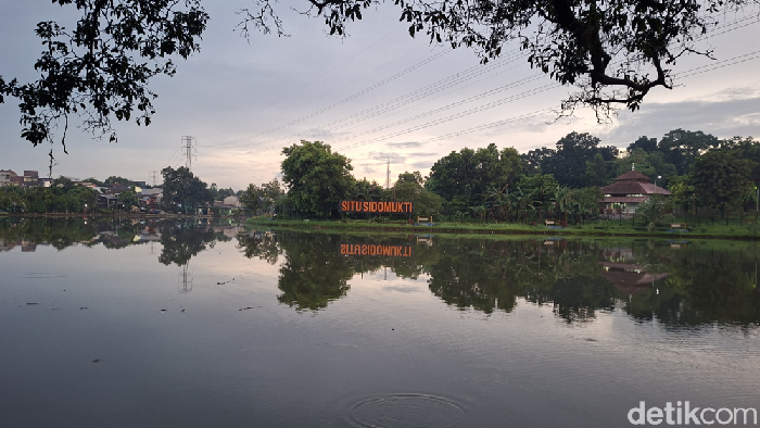 Situ Sidomukti di Depok