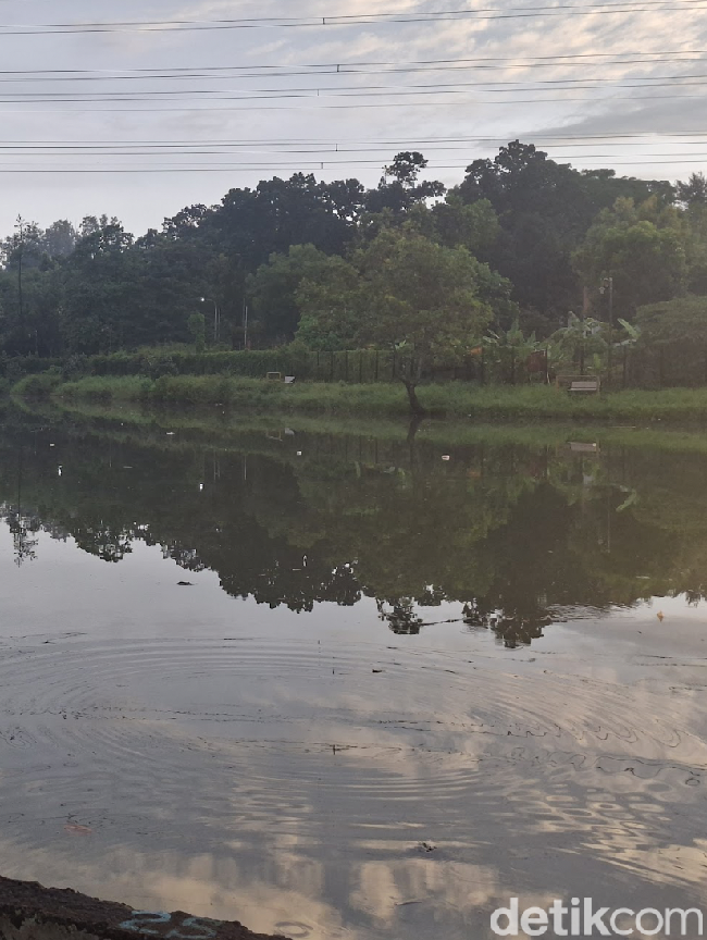 Warga Depok yang Suka Mancing Merapat, Situ Sidomukti Bisa Jadi Pilihan