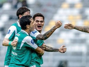 Gol Gali Freitas Bawa Persebaya Surabaya Ungguli PSM Makassar