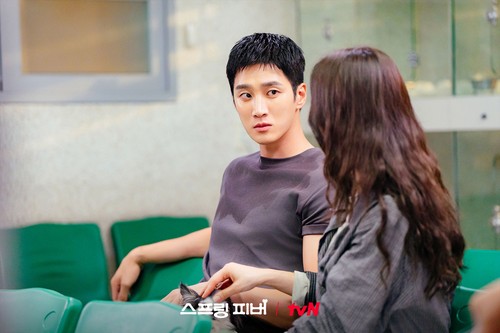 Adegan dalam drama Korea Spring Fever.
