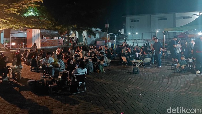 Parkiran Belakang DPRD Majalengka Jadi Spot Nongkrong Hits Baru