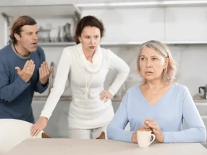 Tak Buatkan Teh untuk Suami, Wanita Ini Langsung Dilabrak Mertua