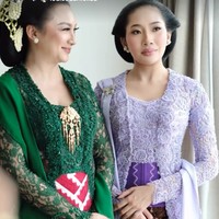 Pose bareng anak keduanya, Aya Hutami, penampilan Tata terllihat cantik memukau meski kini sudah memasuki usia 50 tahun. Foto: Instagram/@riskymakeup