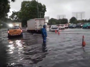 Tol Sedyatmo Banjir, yang Mau Terbang ke Soetta Diminta Cari Jalan Lain