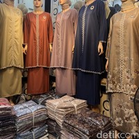 Tren Baju Lebaran 2026: Baju Kurung Melayu Jadi Buruan di Tanah Abang