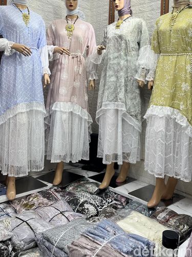 Tren baju Lebaran 2026 di Tanah Abang, Jakarta Pusat