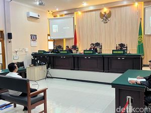 Oknum Polisi Mojokerto yang Rumahnya Meledak Dituntut 1,5 Tahun Bui