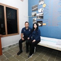 Di foto-foto tersebut Annisa sendiri tetap terlihat aktif bergerak meski perutnya tampak sudah cukup besar. Ia juga menemani suaminya berkunjung ke berkunjung ke Paviliun 5, tempat AHY pernah tinggal dan ditempa pada masa-masa akhir pendidikan sebagai taruna. Foto: Instagram/@agusyudhoyono