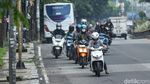 Pengendara Motor Nekat Lawan Arus Saat Jam Pulang Kerja