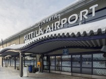 Pesawat Terbungkus Es, Ribuan Turis Terdampar di Bandara