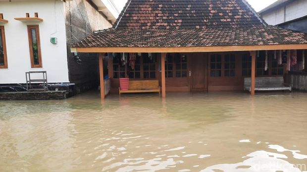 Banjir di Desa Banjarsari, Kecamatan Gabus, Pati, Selasa (13/1/2026). Banjir di Desa Banjarsari, Kecamatan Gabus, Pati, Selasa (13/1/2026).