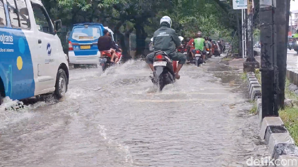 5 Cara Cek Titik Banjir di Jakarta, Ada JAKI dan Google Maps