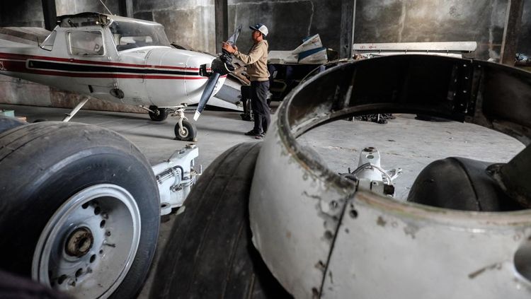 Tak Lagi Mengudara, Kini Bangkai Pesawat Hidupkan Peluang Usaha
