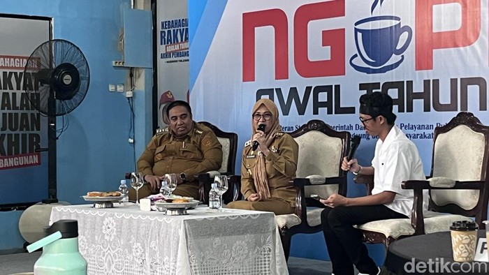 Bupati Gowa Husniah Talenrang saat menghadiri diskusi publik yang digelar Sun Squad Institute.