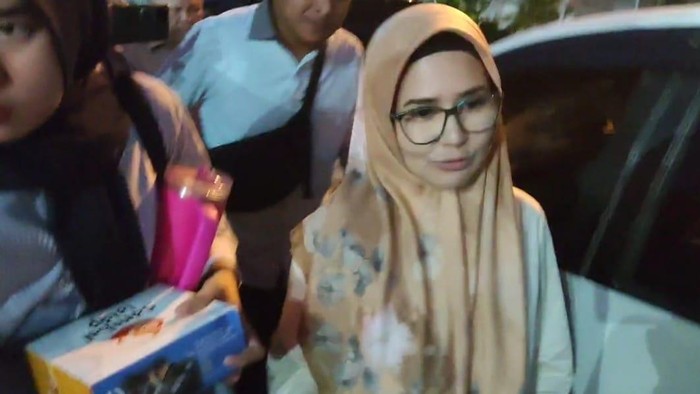 Bupati Pesawaran Nanda Indira usai diperiksa Kejati Lampung