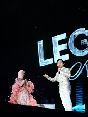 Aksi Cakra Khan di Konser Siti Nurhaliza