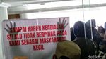 Demo Tolak Relokasi RPH Pegirian di Balai Kota Surabaya