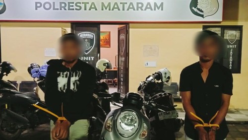 Dua pencuri motor di kos-kosan wilayah Mataram, NTB ditangkap polisi, Selasa (13/1/2026).