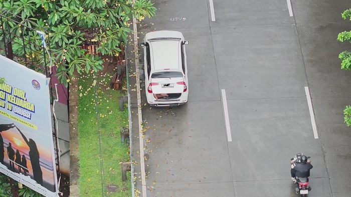E-TLE Drone Patrol Presisi Korlantas Tindak Kendaraan Parkir di Bahu Jalan