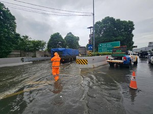 Tol Bandara Soetta Masih Tergenang, Pengguna Diminta Lewat Jalur Alternatif