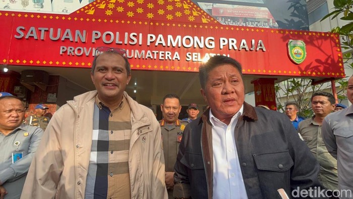 Gubernur Sumatera Selatan Herman Deru dan Wakil Menteri Hukum RI Edward Omar Sharif Hiariej