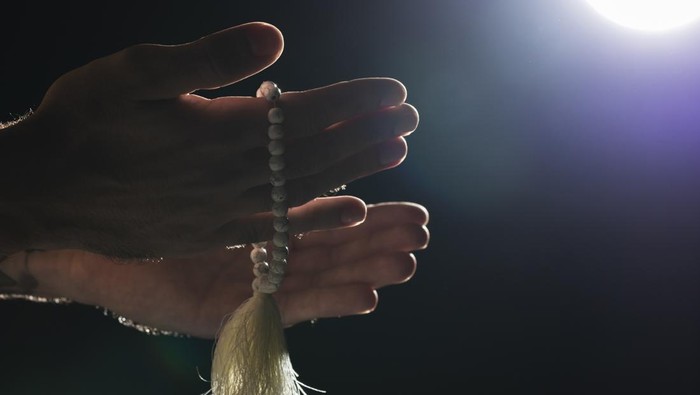 Doa Sholat Tahajud agar Cepat Dikabulkan oleh Allah SWT