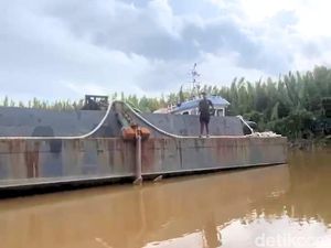 Tongkang CPO Kerap Kandas di Sungai Binai Bulungan, Warga Terancam Abrasi