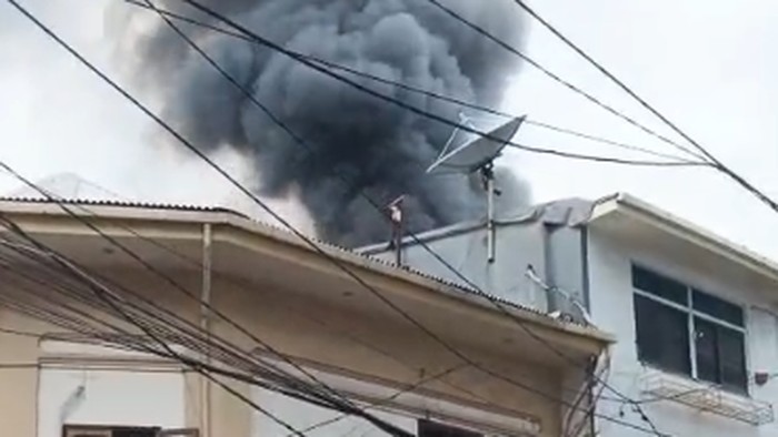 Kebakaran di Kawasan Somba Opu Makassar, Asap Hitam Membubung Tinggi