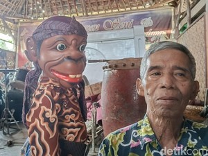 Kisah 6 Dekade Ki Warsad, Dalang Legendaris Wayang Cepak Indramayu