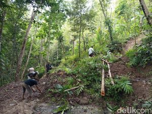 Longsor di Perbukitan Menoreh Borobudur, Akses Jalan Antardesa Terputus