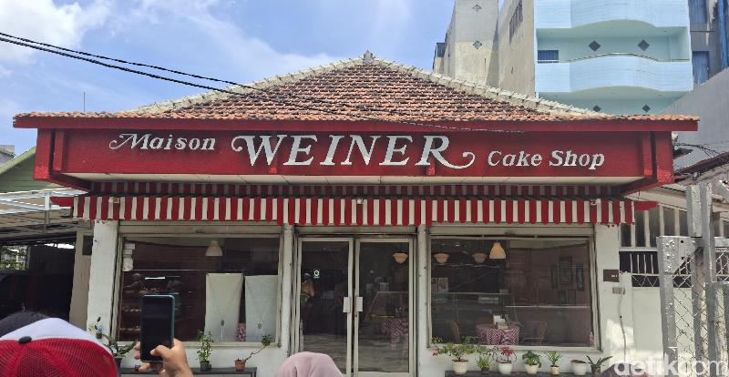 Maison Weiner Cake Shop di Kwitang, Jakarta Pusat