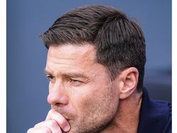 Meme Xabi Alonso Dipecat Real Madrid