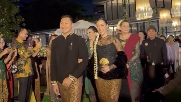 7 Gaya Patricia Schuldtz, Menantu Keluarga Cendana Nge-DJ Saat After Party