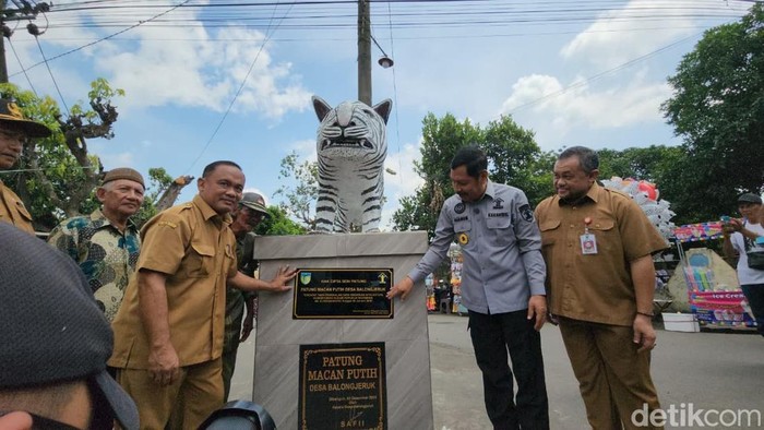 Patung Macan Putih Balongjeruk Kediri Kini Resmi Kantongi HKI