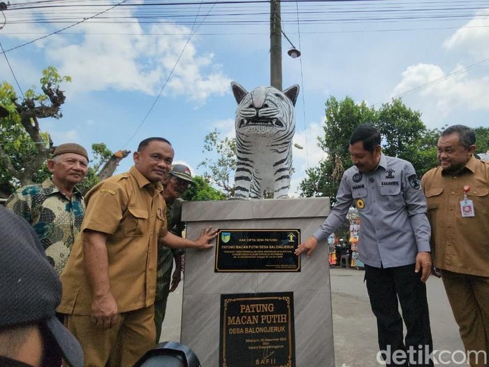 Patung Macan Putih di Kediri yang Viral Kini Resmi Punya Hak Paten