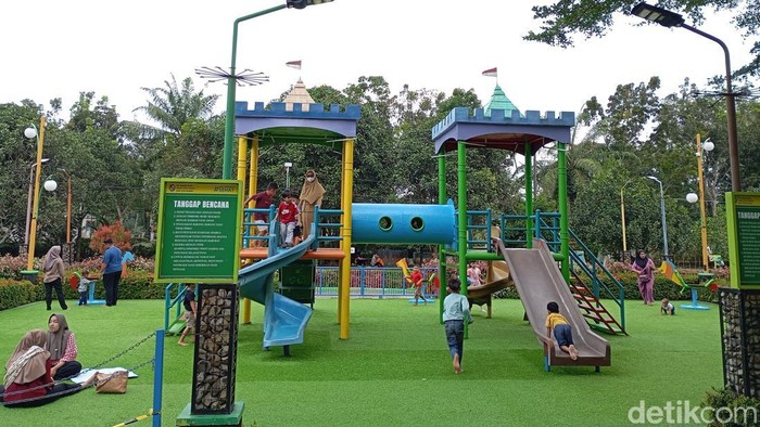 Menghabiskan Waktu Bersama Keluarga di Taman Buah Deli Serdang