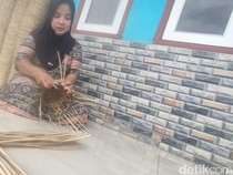 Sentra Bongsang Cianjur: Mereka yang Bergantung pada Anyaman Bambu
