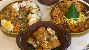 Video: Puas Makan Nasi Tungku hingga Nasi Campur ala Kraton di Tebet