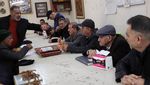 Saat Koin Kuno dan Prangko Lawas Menghidupkan Pasar Kolektor Baghdad