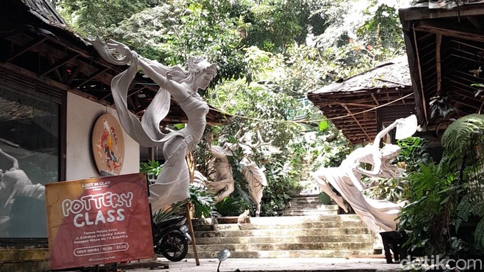 Sanggar Olah Seni Babakan Siliwangi, Bandung.