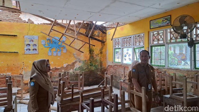 Sekolah ambruk di Bangkalan