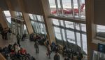 Suasana Bandara Nuuk di Tengah Lanskap Es Greenland
