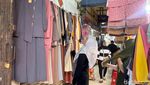 Warga Mulai Berburu Gamis Rompi di Pasar Kapasan Surabaya Jelang Lebaran 2026