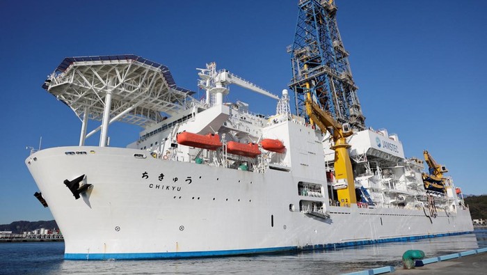 Japan's drilling-equipped research vessel Chikyu departs from Shimizu port to conduct a test recovery of rare-earth–rich mud near Minamitori Island, marking the world’s first attempt to continuously lift rare-earth seabed sludge from a depth of about 6 km onto a ship, in Shimizu, Shizuoka prefecture, Japan January 12, 2026.  REUTERS/Yuka Obayashi