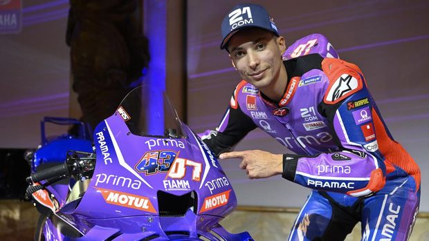 SIENA, ITALY - JANUARY 13: Turkish Red Bull rider Toprak Razgatlioglu attends the launch event of the Prima Pramac Yamaha motorcycle, which he will ride in the 2026 MotoGP season, at the Accademia Musicale Chigiana in Siena, Italy, on January 13, 2026. Razgatlioglu will begin his MotoGP career with Yamahas factory supported satellite team Prima Pramac. (Photo by Burak Akbulut/Anadolu via Getty Images)