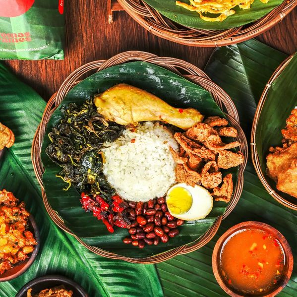 Nasi Rames Terenak di Kelapa Gading, Ada yang Punya 100 Lauk!