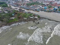 Krisis Pantura: 65% Garis Pantai Tergerus Abrasi, Daratan Mulai Tenggelam