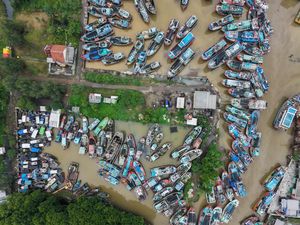Angin Kencang dan Gelombang Tinggi, Nelayan Batang Tunda Melaut