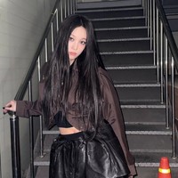 Pemilik nama asli Moon Seo Yeon itu akan berangkat ke Amerika Serikat pada 20 Januari 2026. Setelah menyelesaikan semesternya, ia akan lulus sebagai sarjana Art History & Visual Arts. Foto: dok. Instagram @anniesymoon